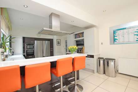 Kings Drive, Eastbourne, BN21 2UP, Image 13