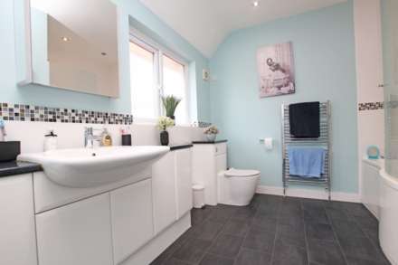 Kings Drive, Eastbourne, BN21 2UP, Image 9