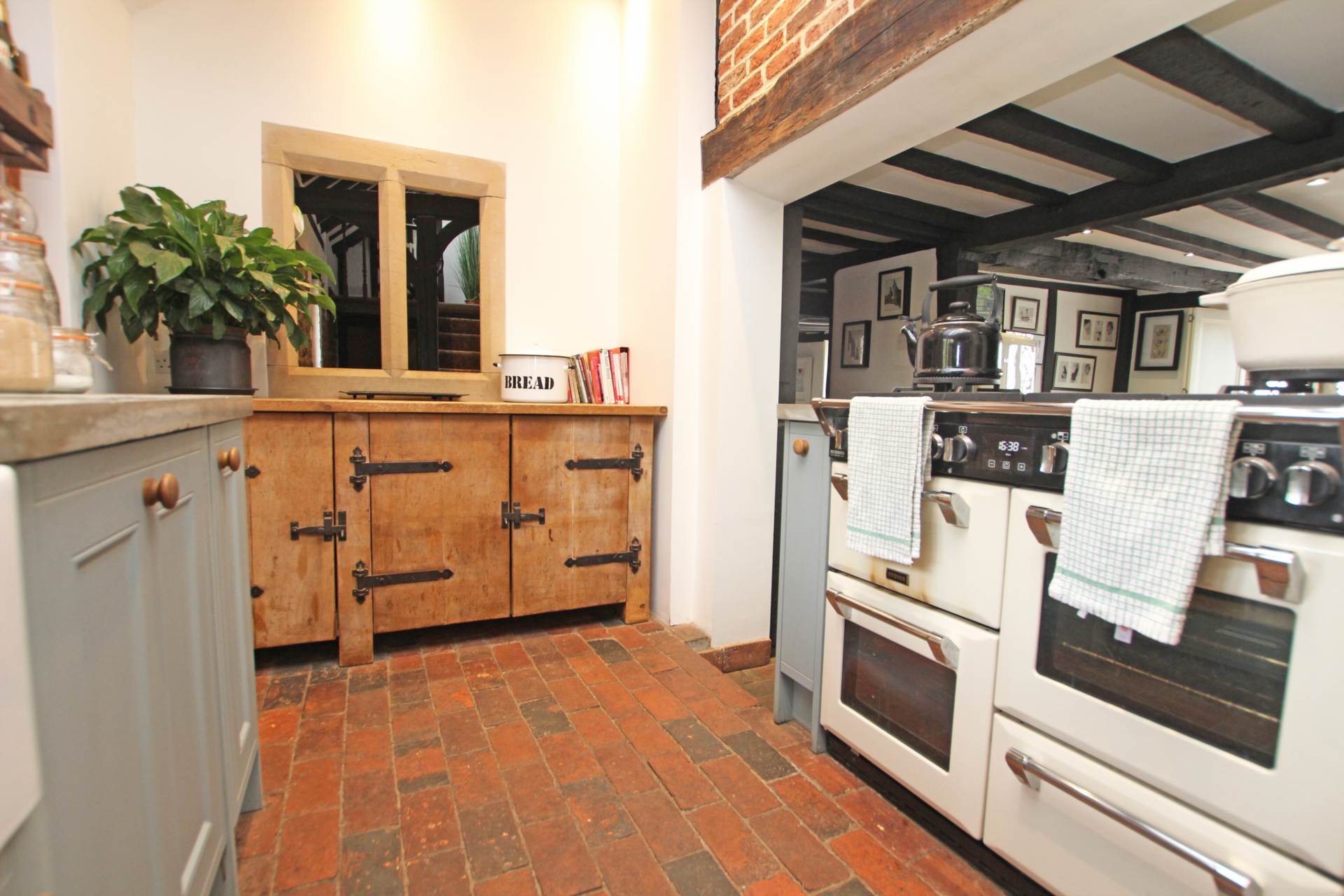 High Street, Pevensey, BN24 5LE, Image 12