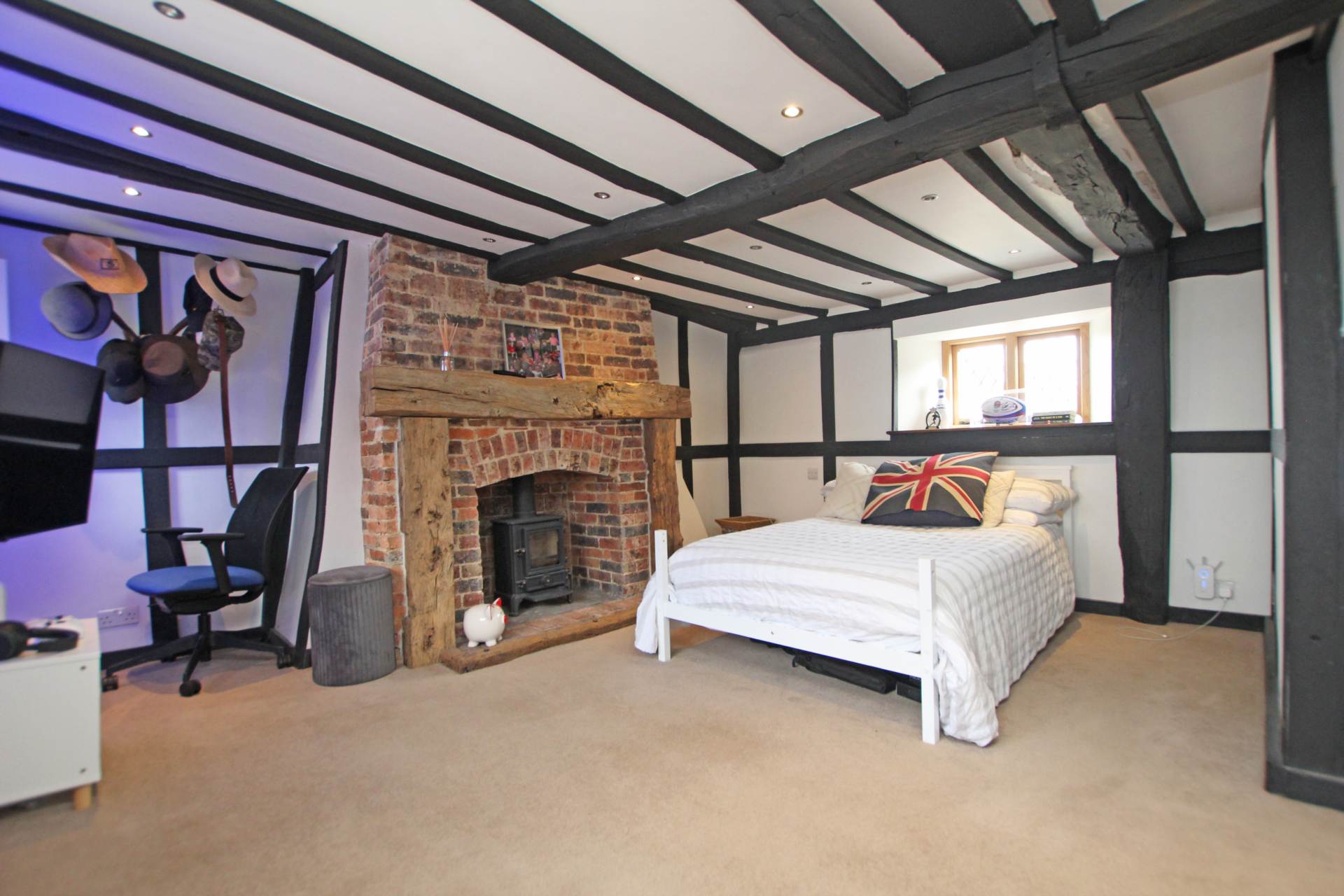 High Street, Pevensey, BN24 5LE, Image 15