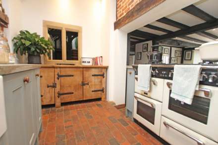 High Street, Pevensey, BN24 5LE, Image 12