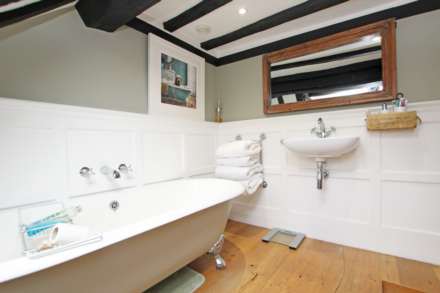 High Street, Pevensey, BN24 5LE, Image 20