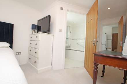 Kings Drive, Eastbourne, BN21 2YA, Image 19