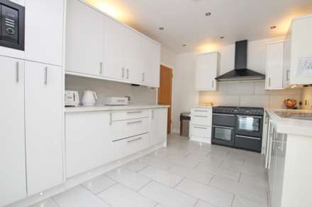 Kings Drive, Eastbourne, BN21 2YA, Image 3