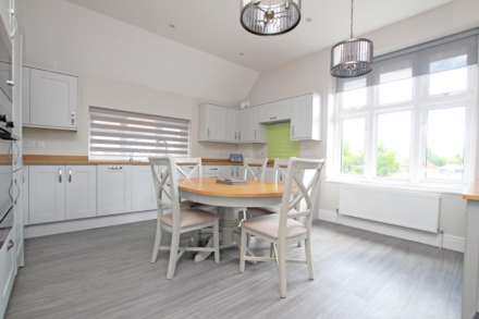 Saffrons Road, Eastbourne, BN21 1DU, Image 3