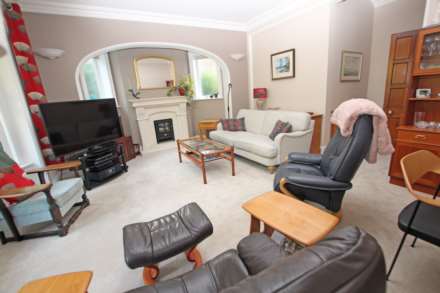 Edensor Road, Eastbourne, BN20 7XR, Image 15