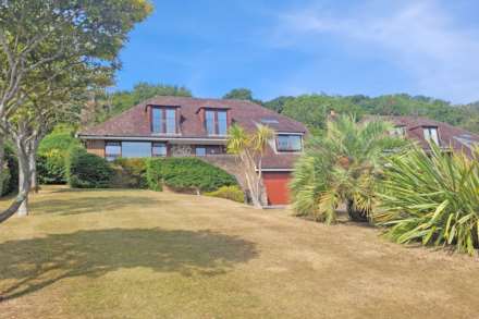 Lincoln Close, Eastbourne, BN20 7TZ