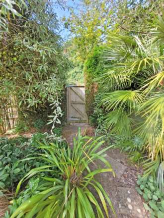 Lincoln Close, Eastbourne, BN20 7TZ, Image 24