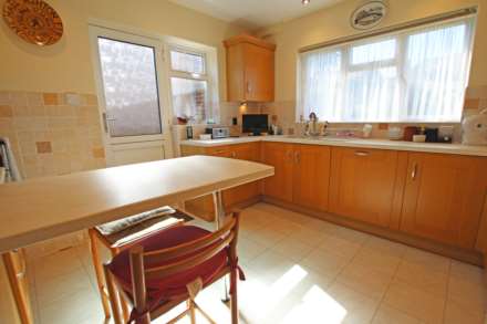 Fairway Close, Eastbourne, BN20 8DB, Image 13
