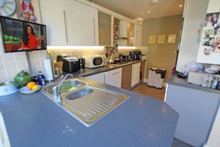 Churchfield Square, Eastbourne, BN21 2GN, Image 4