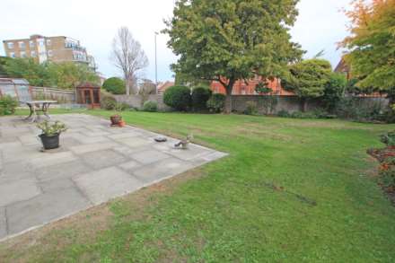 Saffrons Park, Eastbourne, BN20 7UX, Image 2