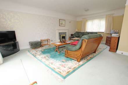 Saffrons Park, Eastbourne, BN20 7UX, Image 3