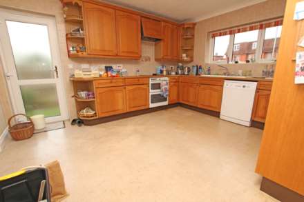 Saffrons Park, Eastbourne, BN20 7UX, Image 4