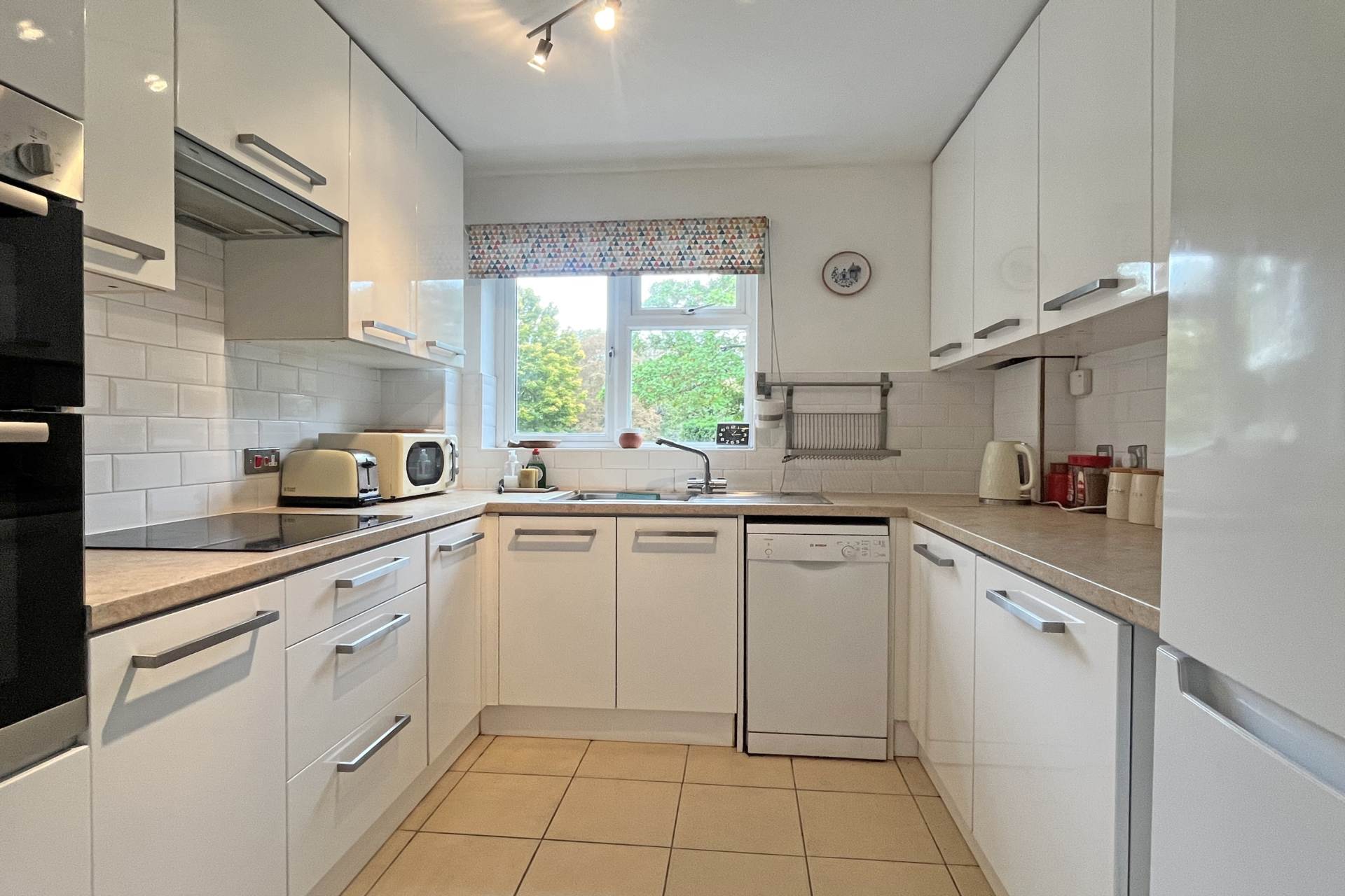 Silverdale Road, Eastbourne, BN20 7EU, Image 13
