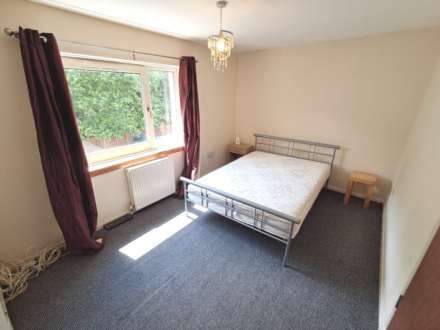 Larch Place, Johnstone, Image 4