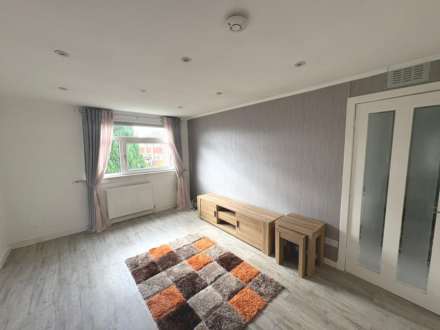 Lounsdale Crescent, Paisley, Image 3