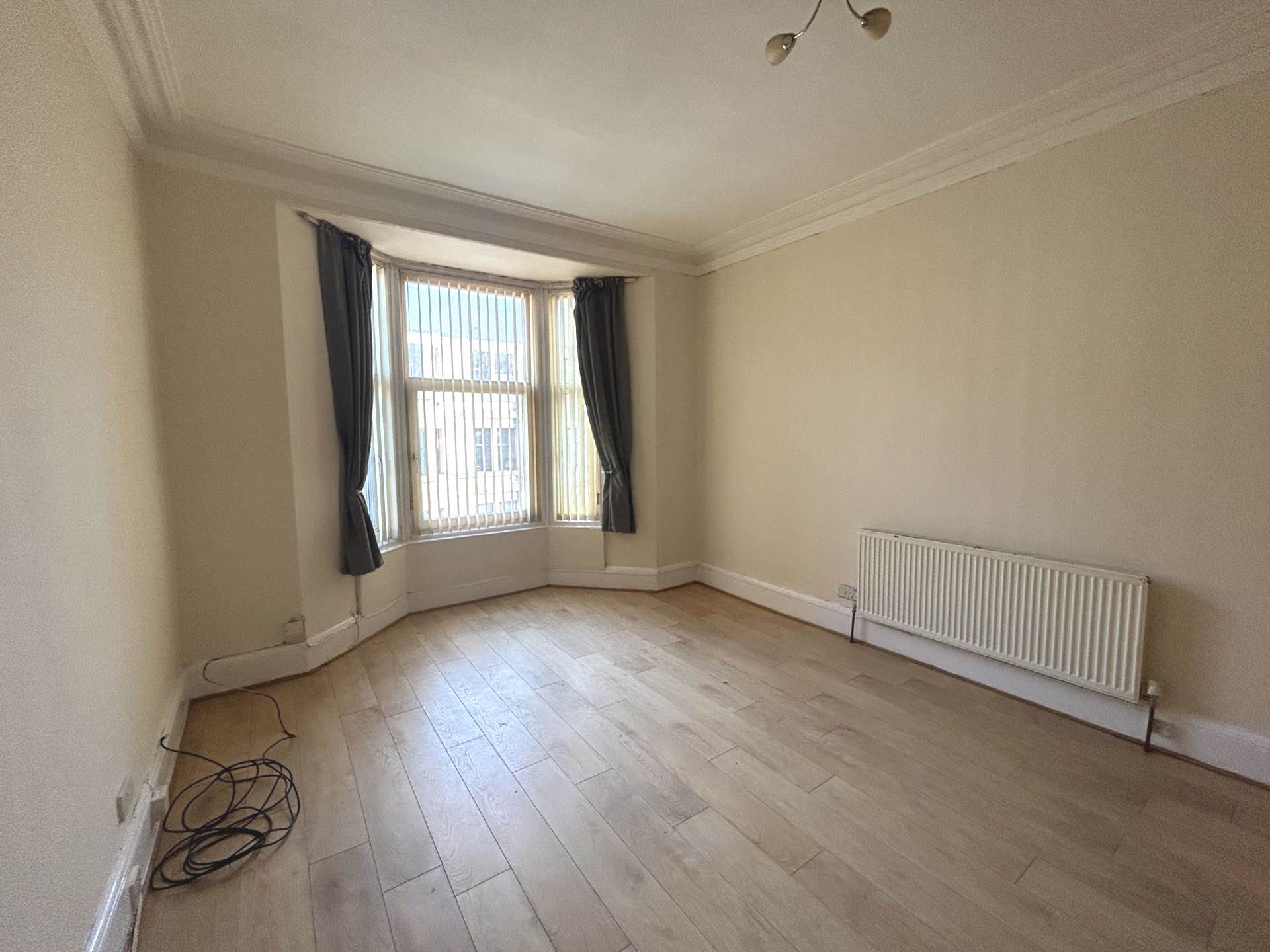 Crossflat Crescent, Paisley, Image 2