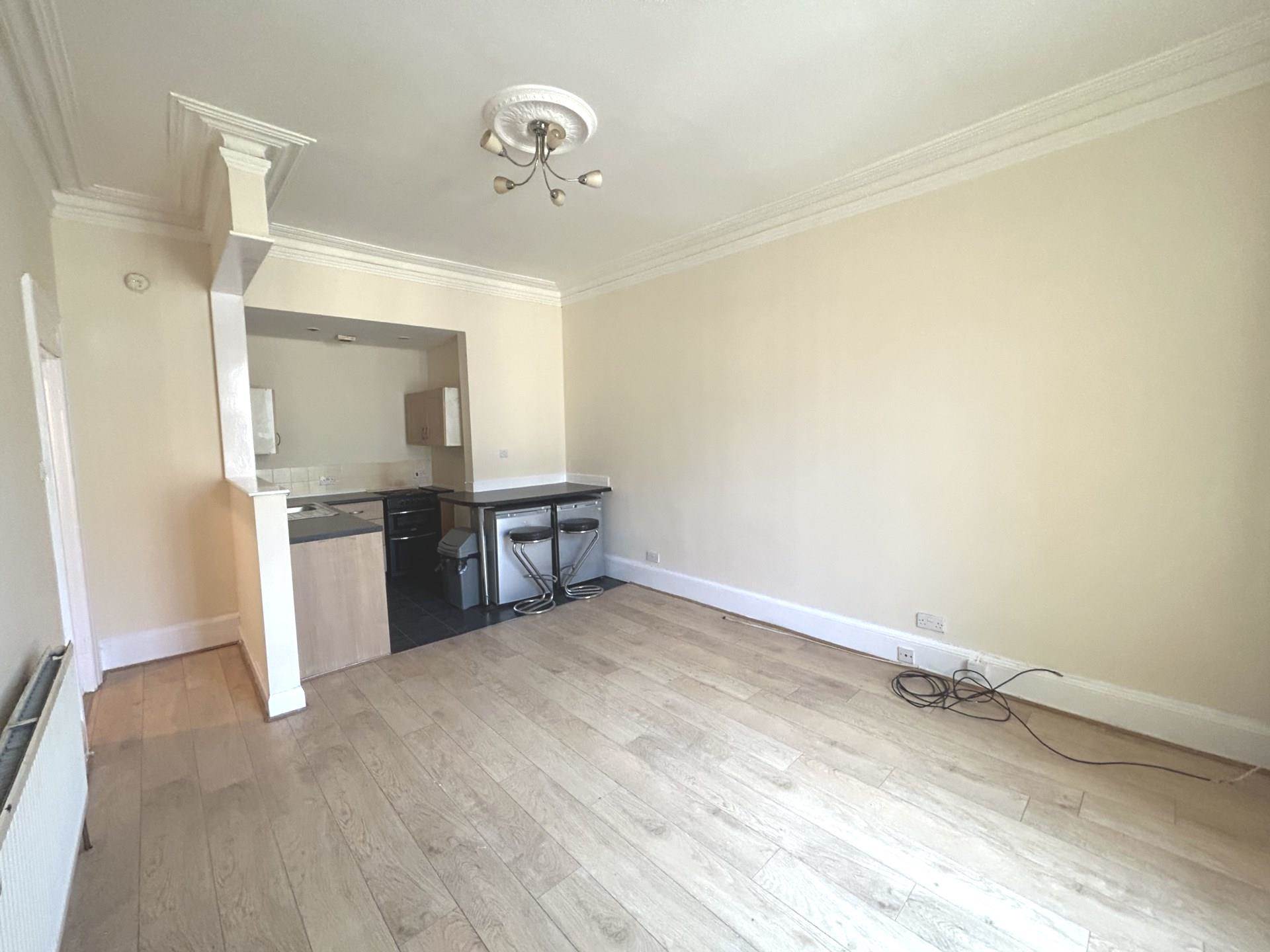 Crossflat Crescent, Paisley, Image 3