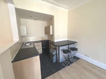 Crossflat Crescent, Paisley, Image 4