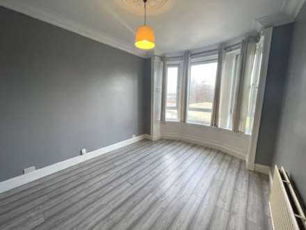 Queen Street, Renfrew, Image 2