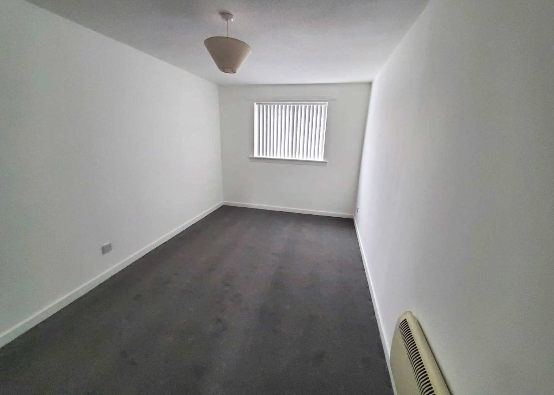 McLean Place, Paisley, Image 4