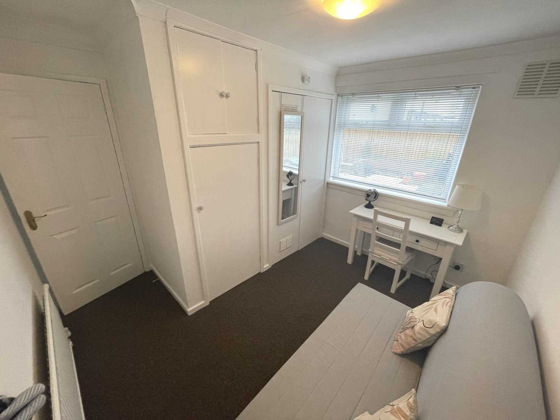 Leander Crescent, Renfrew, Image 8
