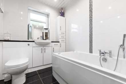 Rhindhouse Place, Baillieston, Image 4