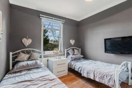 Parkview Avenue, Lenzie, Image 13