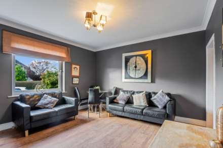 Parkview Avenue, Lenzie, Image 6