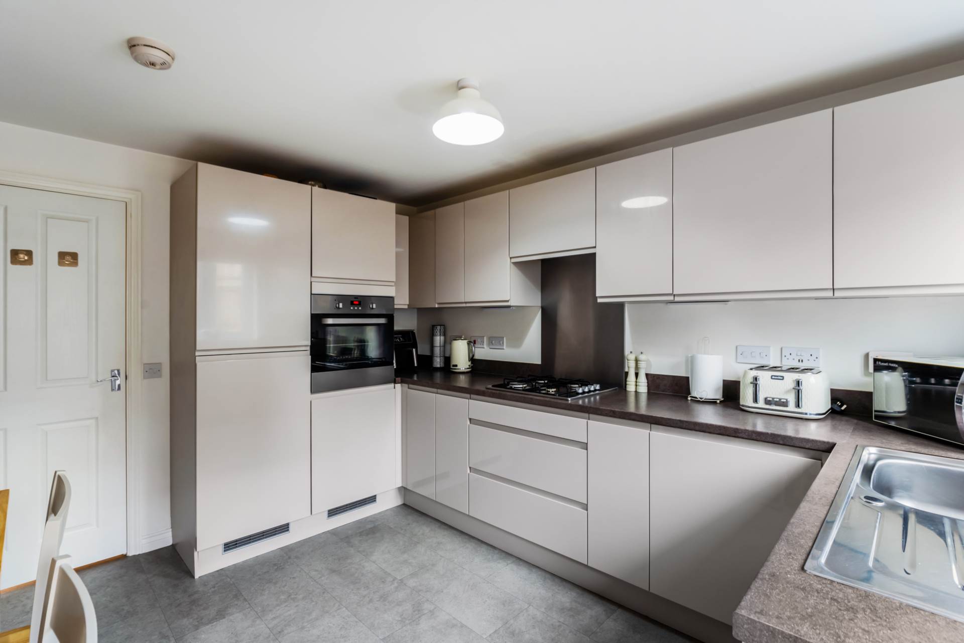 Mossbeath Crescent, Glasgow, Image 12