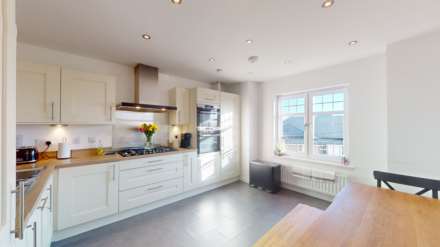 Cedarwood Gardens, Bishopton, Image 2