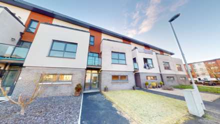 4 Bedroom Town House, Mulberry Square, Renfrew