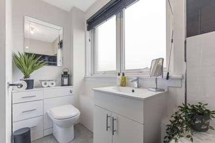York Way, Renfrew, Image 10