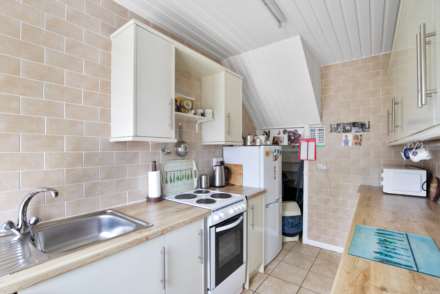 Urquhart Crescent, Renfrew, Image 6
