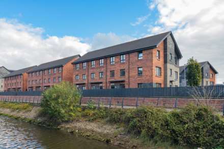 4 Bedroom Town House, Fingal Avenue, Renfrew