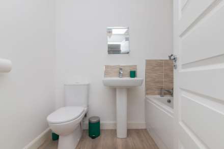 Fingal Avenue, Renfrew, Image 12