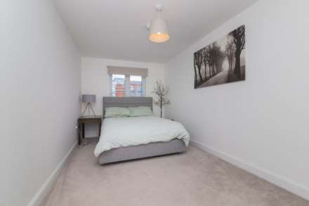 Fingal Avenue, Renfrew, Image 9