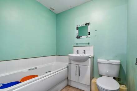 Lloyd Court, Glasgow, Image 12