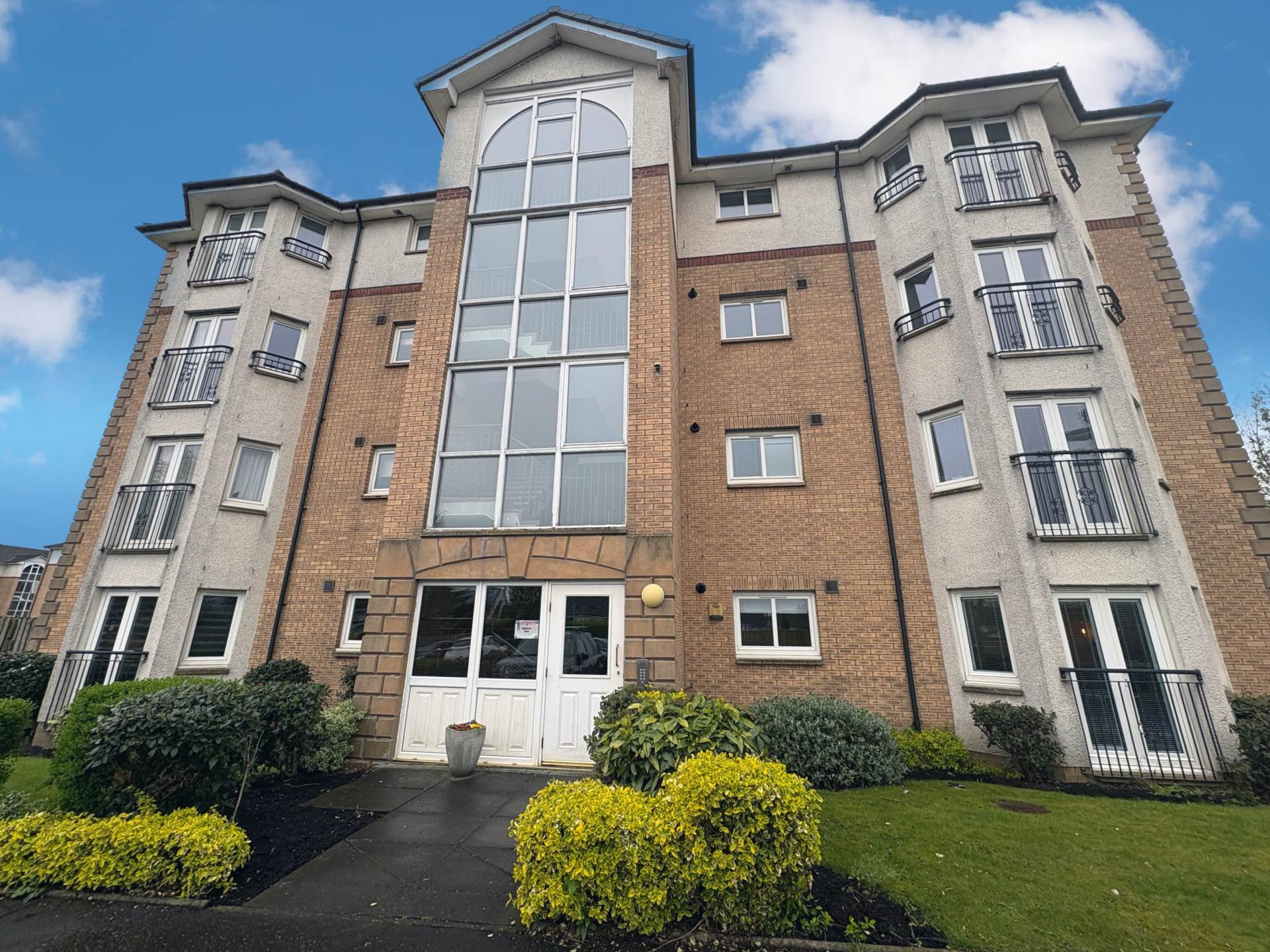 Highgrove Court, Renfrew, Image 1