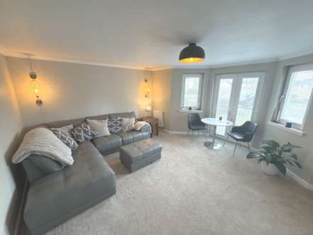 Highgrove Court, Renfrew, Image 2