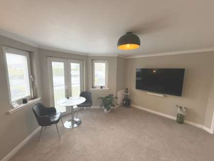 Highgrove Court, Renfrew, Image 3
