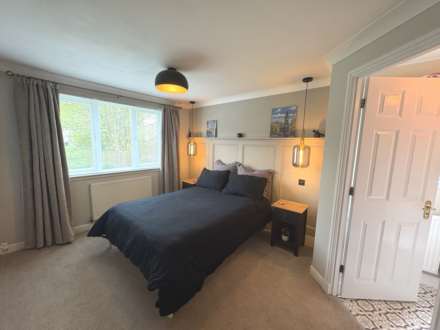 Highgrove Court, Renfrew, Image 7