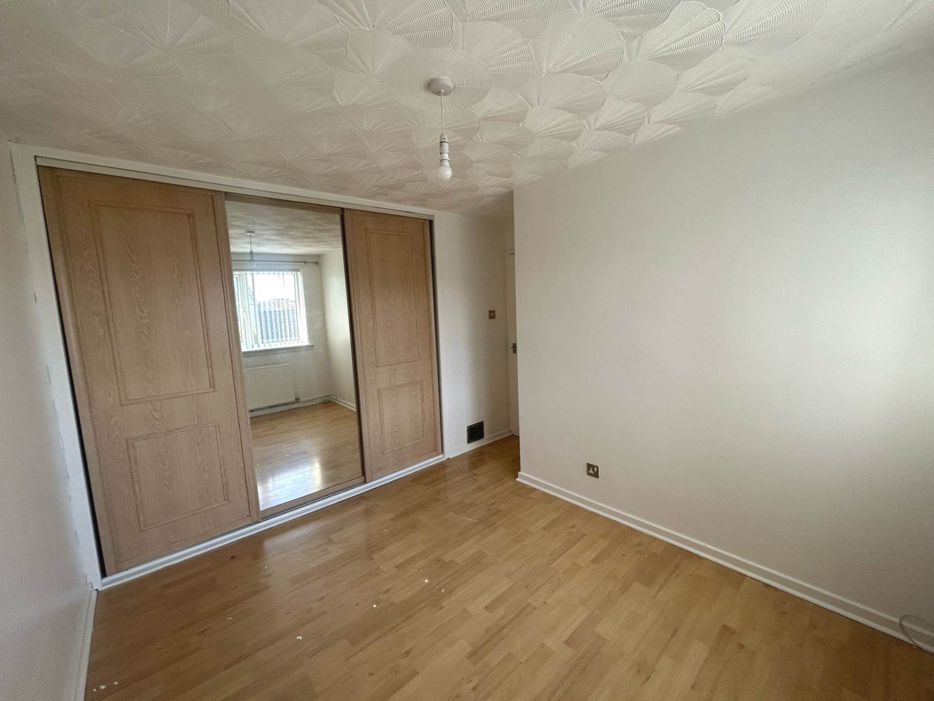Leander Crescent, Renfrew, Image 6