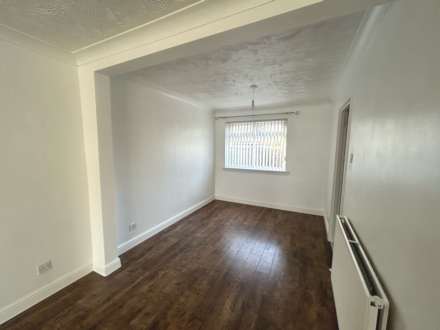 Leander Crescent, Renfrew, Image 3