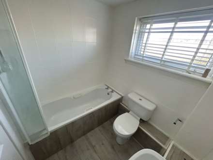 Leander Crescent, Renfrew, Image 9