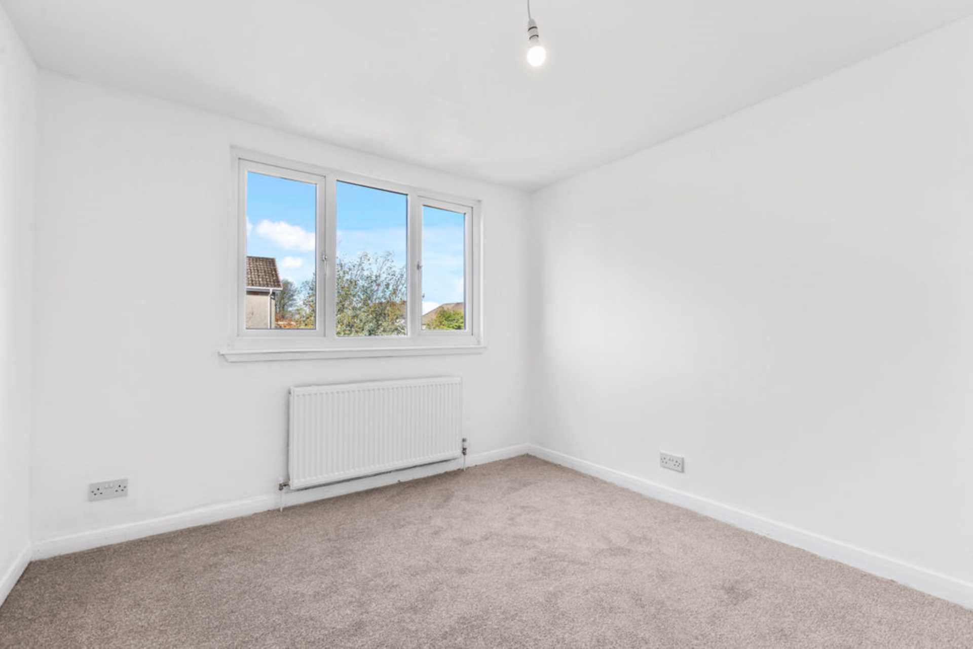 6 Newton Road, Bishopton, Image 10
