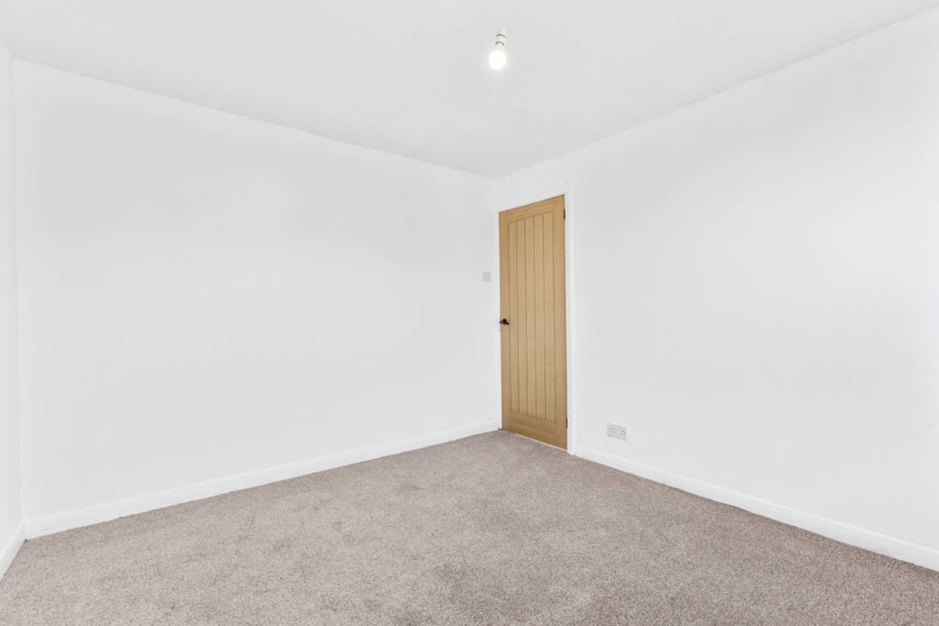 6 Newton Road, Bishopton, Image 11