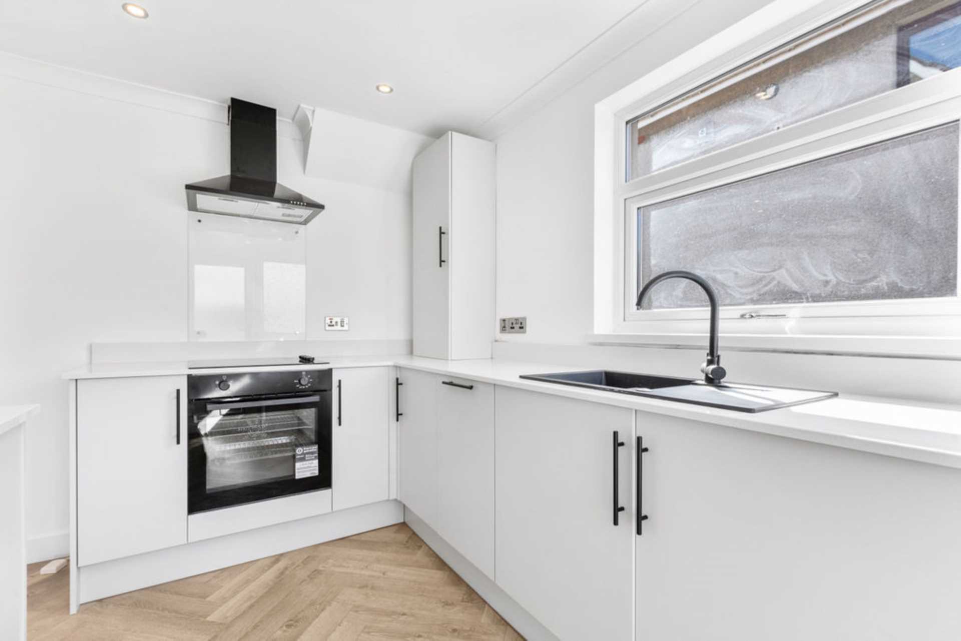 6 Newton Road, Bishopton, Image 3