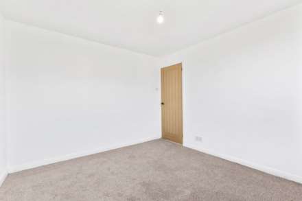 6 Newton Road, Bishopton, Image 11