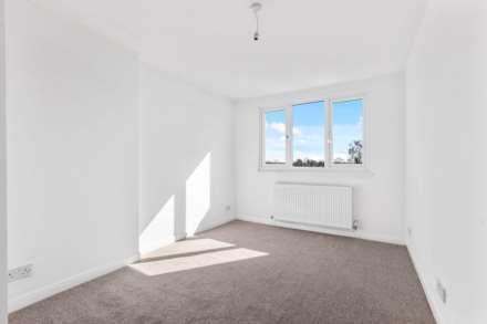 6 Newton Road, Bishopton, Image 12